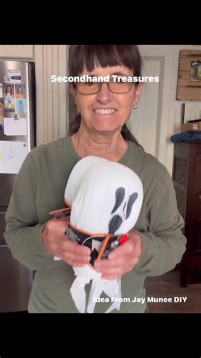 2.9K views · 68 reactions | DIY Easy Ghost #DIYGhost #halloween2025 #easydiy Secondhand Treasures | Secondhand Treasures | Facebook