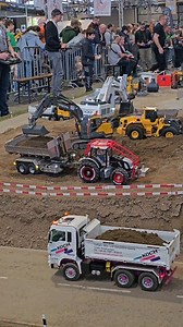 Radio controlled constructionsite 🚨🚧 . . #rctruck #messefriedrichshafen #rcworld #rcevent #rccar #event #ToysforBigBoys #rctoys #rccars #rctrucks #rcexcavator #rctractor #rchobby #rccommunity #rcconstruction #toys #RC #rchobbies #rcaddict | RC-World-Studio ll