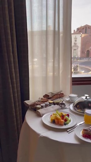 Breakfast over the ruins of the Diocletian baths 😍 📍 Anantara Palazzo Naiadi Rome — Rome, Italy ✨ With its elegant neoclassical style rooms and suites, gastronomic dining options and incredible view over the ruins of the Diocletian baths, this colossal hotel strikes the perfect balance between luxury and a modern-day fairy tale palace. 👉 Let Vacayou be your guide to curated retreats, mindful activities and breathtaking destinations. Say goodbye to time-consuming searches and complicated booki