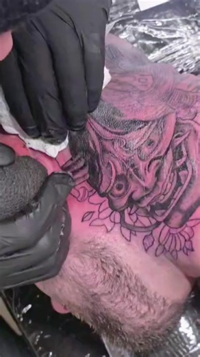 Had an absolute blast tattooing this Oni mask on my client’s neck today 🔥⛩️ The flow, the placement, the detail… everything came together perfectly. Can’t wait to add more to this piece and keep building on him. Now taking bookings for March. DM for appointments or any info 📩 #tattooartist #onimask #tattootok #japanesetattoo #tiktoktattoo