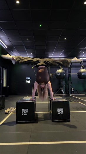 Mastering Handstands and Splits Techniques