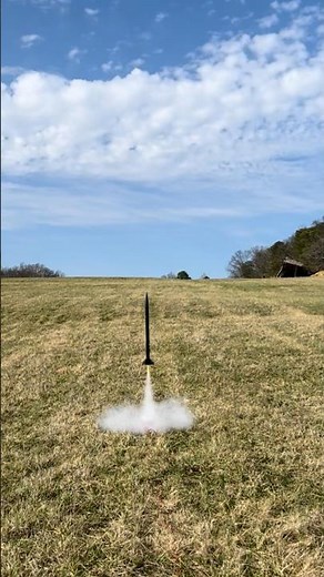 Estes Amazon Maiden Launch on B6-4