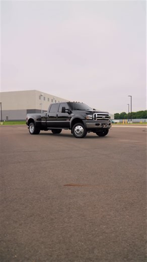 This is one of them RARE ones 🫣 $47,900 2005 Ford F550 Crew Cab 4x4 Lariat Package 😳 Powerstroke Turbo Diesel Only 105k miles 17,950 GVW Loaded Heated seats 6 disc changer Adjustable pedals Aux switches Trailer brake control Air ride rear Hitch in bed Toolbox Aux fuel tank Extremely clean and well kept‼️ She’s a RARE 🐦 Text @nj_truck_king_scott 856-420-0787 Text @nj_truck_king_deena 856-420-0788 | King of Cars & Trucks Inc.