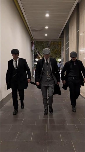When the Peaky Blinders invade the modern world... The reactions are priceless! 😂💀