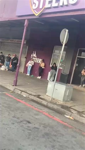 #eastlondon #sama28 #tik_tok #fypシ゚ #fyppppppppppppppppppppppp #trend#trendingvideo #trend #treanding #tiktok #steers tik Tok please do your work whit hood