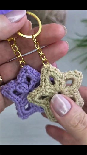 beautiful and easy crochet star keychain pattern tutorial for beginners #crochet #diy #craft #pattern #crochettok