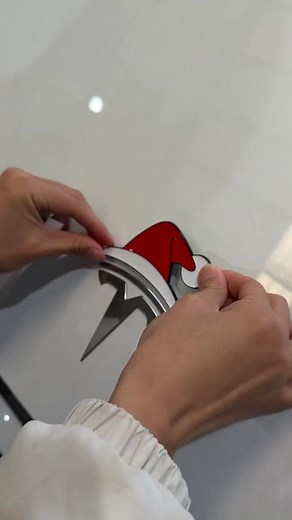 4.2K views · 39 reactions | Let's be real. Your car's Instagram profile is looking a little... bare. Give it the festive glow-up it deserves! The Santa Hat is the ultimate content creator. #SantasTesla is trending. Don't be the only basic Tesla in the feed. Get your likes. Get your shares. Get the hat. | Kaufkram.de | Facebook