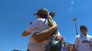 Washington knocks off the two-time defending champs Oklahoma, 3-0