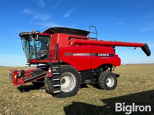 2013 Case IH 7230 2WD Combine | Agriculture