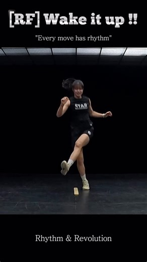 스포츠리듬트레이너 혜윤 on Instagram: "Rhythm Performance - Wake it up! Beat ON → Body ON. Footwork + Rhythm + Cardio = Pure Energy.🔥 ⸻ 💥 Core Boost ✔ Faster reaction & quicker first step ✔ Agility & direction change 개선 ✔ Coordination & balance 강화 ✔ Better posture & soft landing ✔ 120–144 BPM cardio endurance ✔ 집중력·기억력 UP ✔ 음악이 주는 동기부여로 지속성 상승 ⸻ 🧠 How It Works 🎵 Rhythmic entrainment → timing 자동화 🎵 Listening + moving → 두뇌 기능 활성화 ⸻ Move with rhythm. Train with purpose. 스포츠 리듬 트레이닝으로 몸과 두뇌를 깨워보세요! 🚀 #스포