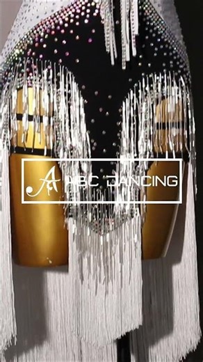 Latin dance costumes, tassels paired with sparkling rhinestones, showcase your beautiful dance move