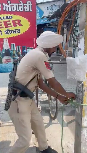 2.6M views · 9.9K reactions | ਇਮਾਨਦਾਰੀ ਨਾਲ ਵੀ ਕੋਈ ਨੋਕਰੀ ਨਹੀ ਕਰਨ ਦਿੰਦਾ ਦੇਖੋ ਵੀਡਿਉ | Live punjab tv | Facebook