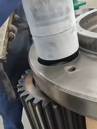 机械界最硬核的操作：液氮冷装！ | robot that turns itself into liquid