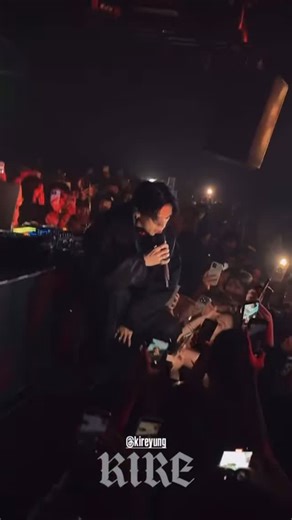 RUFF.DD.BARCODE 公關 Peter on Instagram: "RUFF TAIPEI 3.0 BLACK STAR @kireyung"