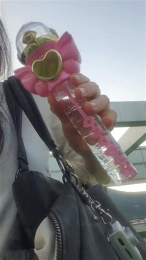 옥상에서 몰래 비눗방울 불기