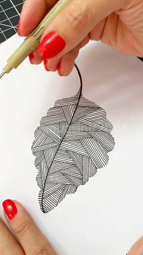 36K views · 8.8K reactions | 26/Setembro de 2024 olá meus queridos ✨ Desejo um ótimo dia! hello my dears ✨ I wish you a great day! Art-Therapy 律‍♀️ “inspiro para me inspirar” (inspire me to inspire me) . . . . . #zen #tangle #zentangle #zendoodle #mandala #mindfulart #sketchbook #doodles #zentanglelovers #zentangleart #zenart #pattern #patternmaking #patterns #tanglepattern #mandalalove #desenho #desenhos | Ale Magrini | Facebook