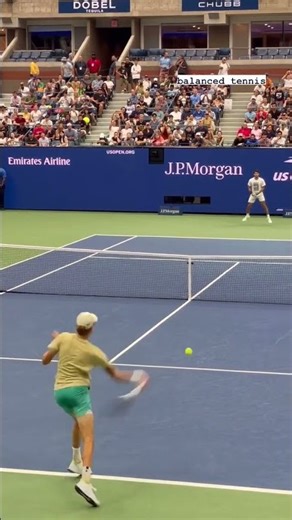 How does #JannikSinner seize decisive points?