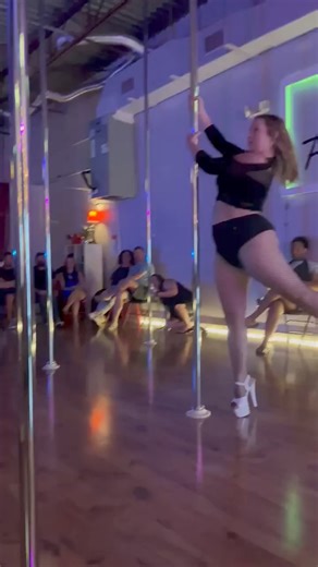 We had such a blast at the Spring Showcase on the weekend, sharing with our friends and family the joy & freedom that comes with Pole Dance! Our next showcase will be in the Fall