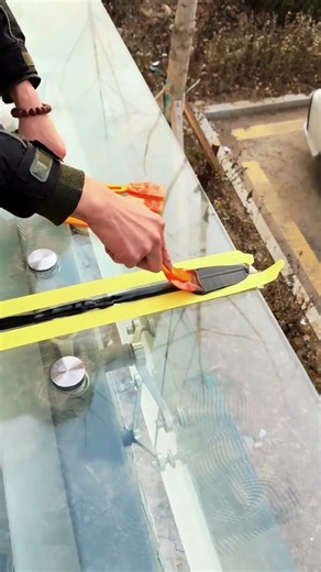 Smooth the glass roof joint cover #shorts