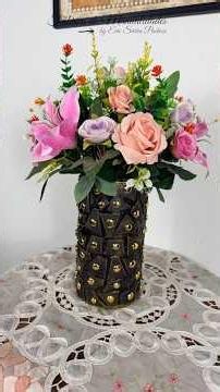 Vase made with cardboard tubes #craftfactory #crafts #diy #handmade #recycling