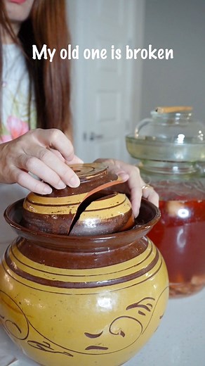 My 18 years old pickle jar lid is broken, but my circus trying to fix it for me! 🥰#pickles #chinesepickles #sichuanpickles #sichuanfood | Cookingbomb