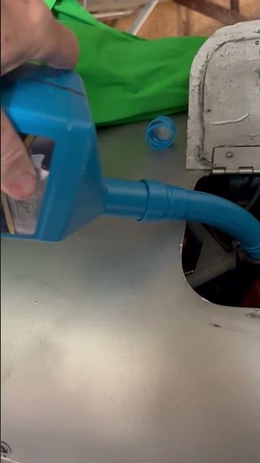 Adding Oil to the Airplane Engine Lycoming O320