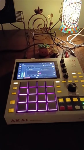 #mpcone #mpc #akai #beatmaking #sampling #boombap #shorts