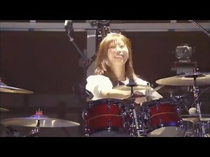 Band-Maid - Akane and MISA drum & bass intro before No God - Yokohama arena