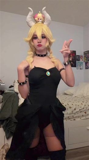Dunno if I did this dance right but oh well #bowsette #bowsettecosplay #mario #fyp #mariocosplay