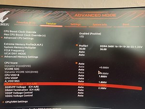 XMP profiles set the voltage's automatically?