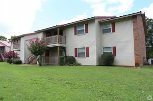 Four Seasons Apartments - 2251 Helton Dr Florence, AL 35630 | Apartments.com