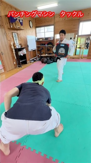 [Martial Arts] Testing How Much Force I Can Generate Tackling a Punching Machine! I Broke It!! #a...