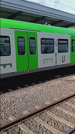 S-Bahn Rhein-Ruhr Br422 Durchfahrt Essen Hbf Richtung Betriebswerk