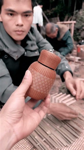How can bamboo strips completely encase a cup? #Thermos #ChineseStyle #ZenLifestyle