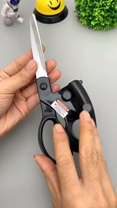 136K views · 648 reactions | Laser Guided Scissor  Best Buy Link   https://amzn.to/3CehYLw . .  New products join group   https://t.me/discounts_product https://whatsapp.com/channel/0029VakriLt2kNFytFvrcs2S . . #shopping #fbreels #gadgets #gadgetshop | priya kumari | Facebook