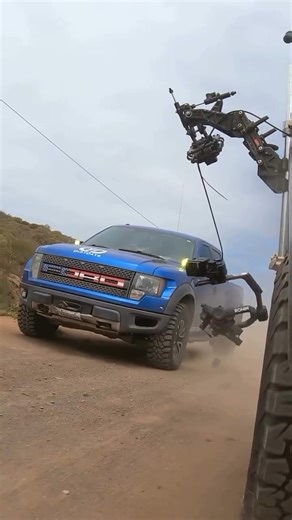 [😷😷😫] This is why safety is such an important aspect of our job! Always make sure to triple check your equipment when putting it in dangerous situations like these. And also make sure to use safety equipment such as safety chains as a back up in case the locks or something else fails. Thankfully nobody was hurt and @sterlingswildwest has reported that the RED on the camera has remained unharmed by some miracle! The @djiglobal Ronin 2 also survived after being serviced by DJI. ・・・ Cc - 🎥: @st