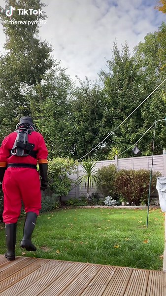 Pyro Team Fortress 2 Cosplay Mishap