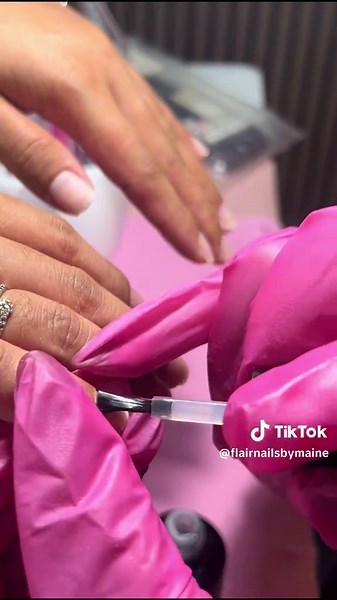 BIAB overlay on natural nails 💅🏻✨ Perfect if you want: • stronger natural nails • a clean, natural look • help growing your nails longer Sharing the application process final result 🤍 #BIABOverlay #BuilderGelNails #NaturalNailCare #CDONailTech #NailArtistPhilippines