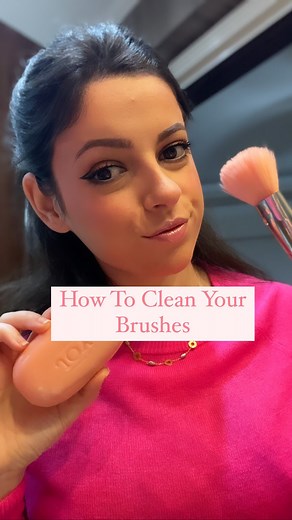 16K views · 180 reactions | ✨識 How To Clean Your Makeup Brushes 識✨ #makeupbrushes #makeupbrushescleaning #makeupblogger #makeupblog | by_yaraelsheikh | Facebook