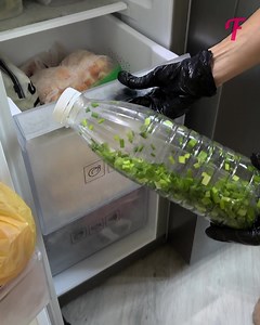 303K views · 185 reactions | Simplification de la congélation des oignons verts et joie des chips maison | Fabiosa France | Facebook