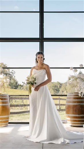 Bride’s Emergency Call: I Need This Wedding Dress Now! Experience the raw emotion and vulnerability of a bride in a breathtaking white wedding gown. This video captures a powerful moment of introspection — a bride’s desperate call for love and the perfect dress to match her heart. Captured by @allie.claire.creative for @weddingandbride at the stunning @yarrarangesestate. Hair & Makeup by @mobilemakeovershairandmakup | Flowers by @flowerpotdebbie | Jewellery by @george.the.jeweller | Models @vivi