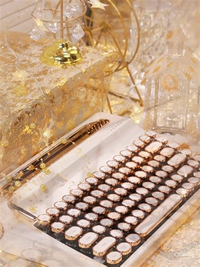 When I saw that I could get a faux-late 50s, early 60s typewriter to use as a wireless keyboard for my tablet or phone, I couldn’t resist 🤍 YUNZII QL75 makes it easy and fun ✨⌨️ #yunzii #yunziikeyboard#YUNZIIQL75#typewriter#wirelesskeyboard#keyboard #study #ipadnotes#digitalnotes #ipadplanner #retro #ipadkeyboard #retrokeyboard #deskaesthetic #ipadaccessories #cutekeyboard