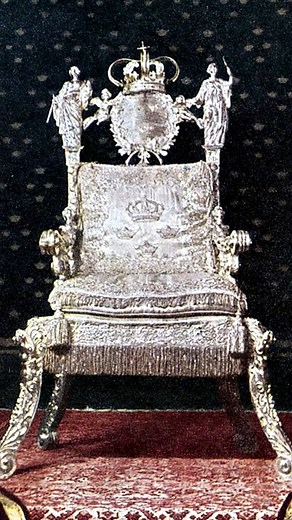 216 reactions · 19 shares | Professor Lear discusses the sexually fluid monarch Queen Christina of Sweden. Christina defied gender roles and expectations of monarchal figures of her era by abdicating her thrown refusing to get married. #QueenChristina #Swedenhistory #gretagarbo #genderfluid #queerroyalhistory #queerhistory #17century #genderandsexuality #lgbtqhistory #womenshistory #shadyladiestour #reels #silverchair | Shady Ladies | Facebook