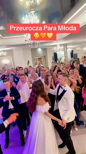 Para młoda tańczy na koncercie Denisa 🧡💛 #denis #koncert #na #weselu
