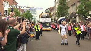 6.4K views · 105 reactions | Huge crowds turned out in Exeter yesterday to see the Exeter Chiefs Official parade through the city in an open-top bus. The rain held off as the rugby team celebrated being crowned Premiership champions for the first time in their history following victory at Twickenham on Saturday. Richard Lawrence was there. There's more on their victory here: https://tinyurl.com/yauh3kuh | ITV News West Country | Facebook