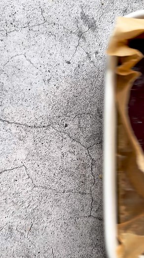 ✨20 Tage gesunde weihnachtliche Rezepte | 4/20 ✨ Heute mit diesen Lebkuchen Cookie Dough 😋. Speichert euch das Rezept und probiert es unbedingt aus 💖 Ihr braucht: 200 g gemahlene Mandeln 5 EL Mandelmus 6 EL Ahornsirup 1 TL Vanillepulver oder Vanilleextrakt 1-2 TL Lebkuchengewürz 30 g gehackte Dunkle Schokolade Glasur: Dunkle Schokolade ( Kokosöl zum Schmelzen) Eure Zutaten für den Cookie Dough könnt ihr alles in einer Schüssel miteinander vermengen. Schokolade hacken und untermischen. Dann in 