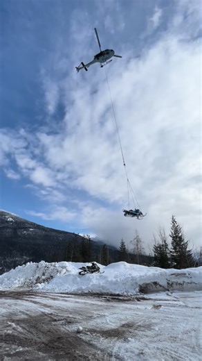 Revelstoke Snowmobile Club on Instagram: "We’ve all said it before.... “It was great riding until [insert mechanical issue]” That’s when you call Selkirk Mountain Heli - reliable aerial transport and sled recovery when when “we’ll just tow it” turns into “yeah… no.” Call (250) 837-2455 or visit smheli.com when shit hits the fan #revysledclub #sledrescue #itsgonnacostya"