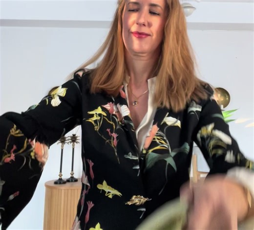 Silk Scarf Folding Techniques for Stylish Looks