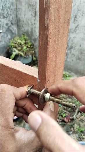 Woodworking Tutorial: How to Join Wood Without Nails Using Bolts as Temporary Clamps #sorts