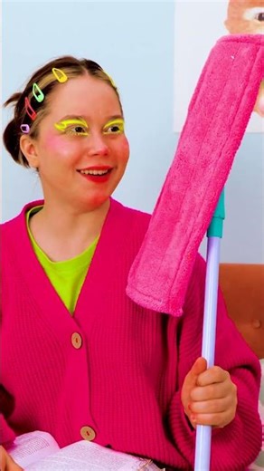 Juice Fiasco: The Cleanup Challenge! 🍹🧽😂